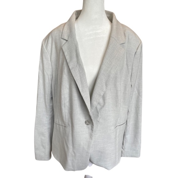 H&M Jackets & Blazers - H&M grey blazer with shoulder pads